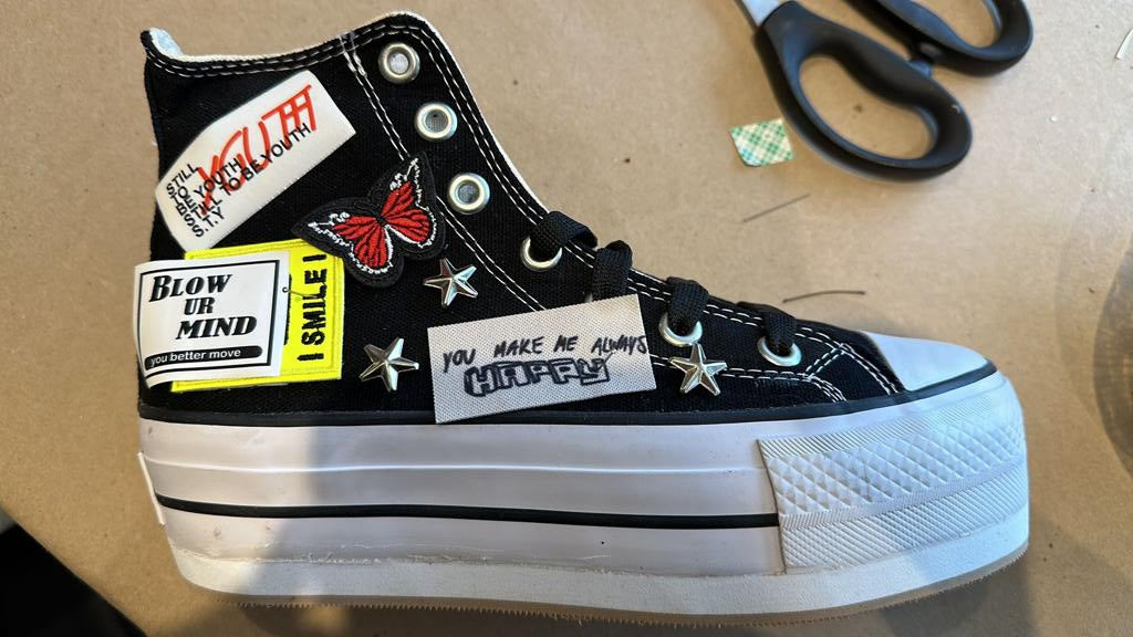 PERSONALIZA TUS SNEAKERS